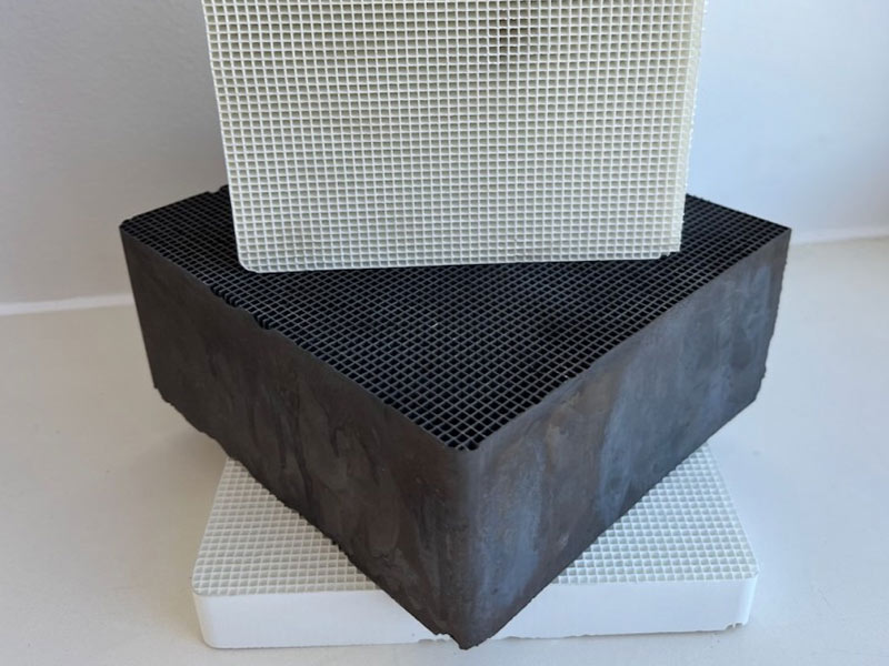 Сотовые блочные катализаторы ЭКАТ